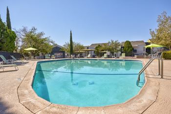 2 Swimming pools